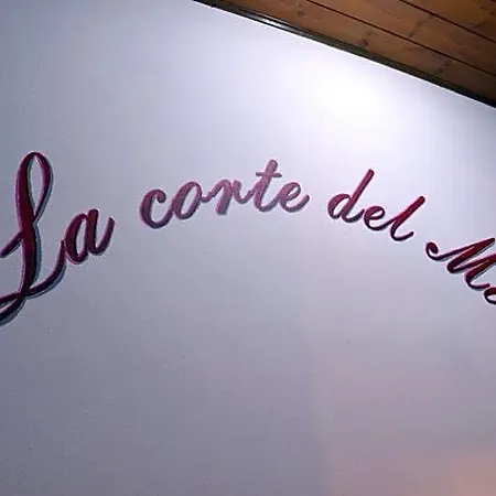 ベッド・アンド・ブレックファスト La Corte Del Moro